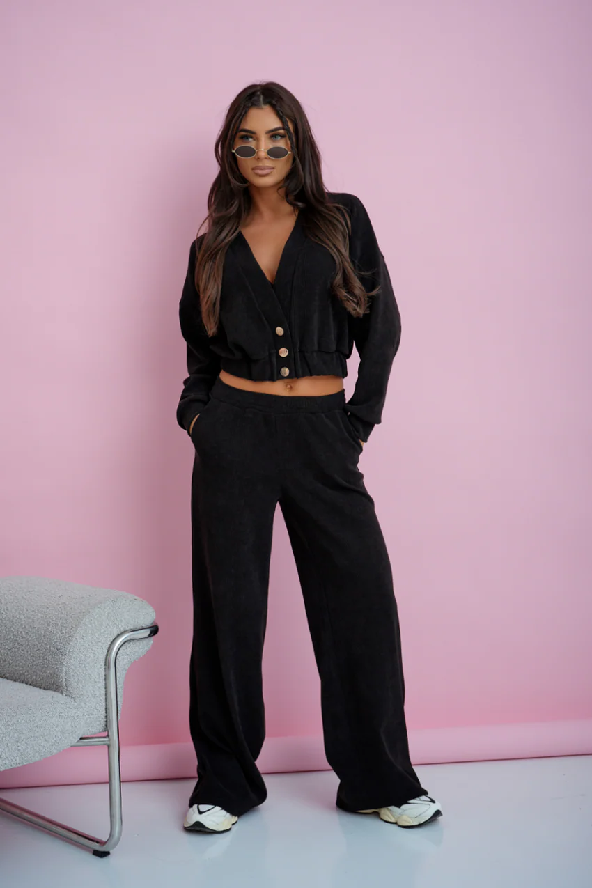 Casual co-ord set with cropped top and wide-leg trousers - Image 5